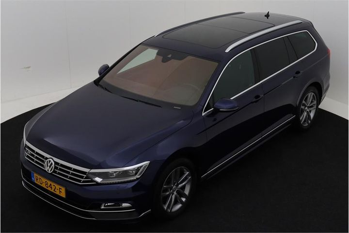 Photo 1 VIN: WVWZZZ3CZJE043930 - VOLKSWAGEN PASSAT 