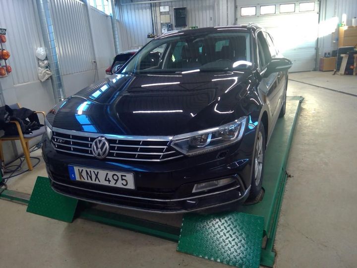 Photo 1 VIN: WVWZZZ3CZJE044003 - VOLKSWAGEN PASSAT 