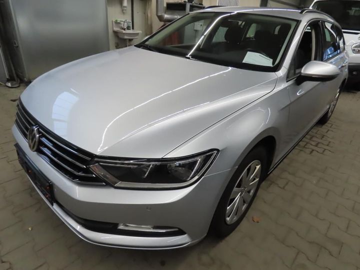 Photo 1 VIN: WVWZZZ3CZJE044760 - VOLKSWAGEN PASSAT 