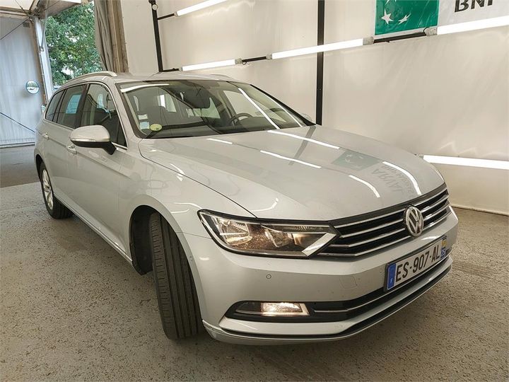 Photo 1 VIN: WVWZZZ3CZJE052589 - VOLKSWAGEN PASSAT 