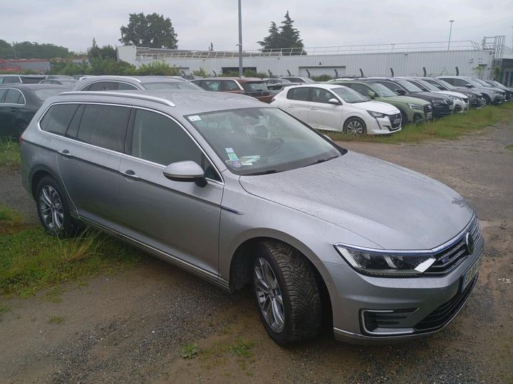 Photo 1 VIN: WVWZZZ3CZJE058304 - VW PASSAT SW 