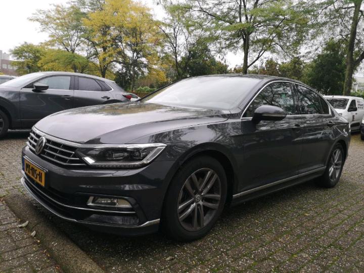 Photo 1 VIN: WVWZZZ3CZJE059108 - VOLKSWAGEN PASSAT 