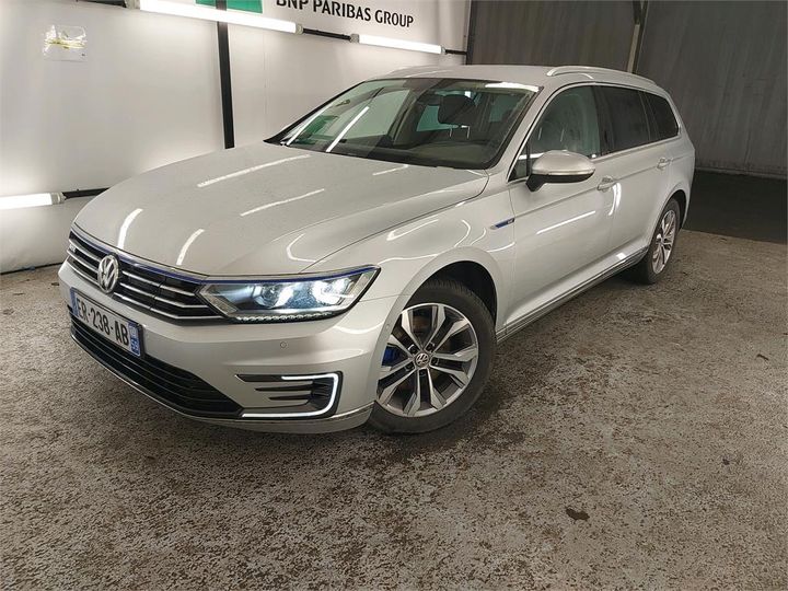 Photo 1 VIN: WVWZZZ3CZJE060502 - VOLKSWAGEN PASSAT 