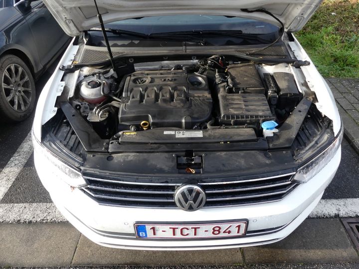 Photo 22 VIN: WVWZZZ3CZJE070032 - VOLKSWAGEN PASSAT 