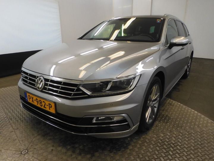 Photo 1 VIN: WVWZZZ3CZJE070437 - VOLKSWAGEN PASSAT 