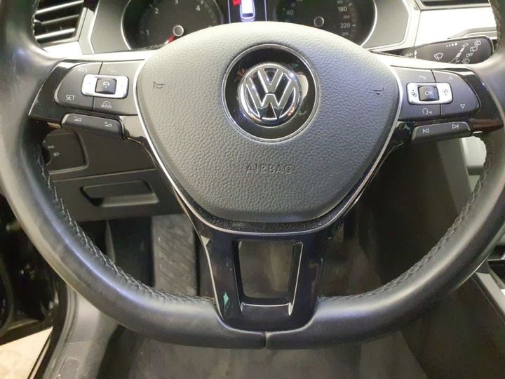 Photo 31 VIN: WVWZZZ3CZJE071064 - VOLKSWAGEN PASSAT 