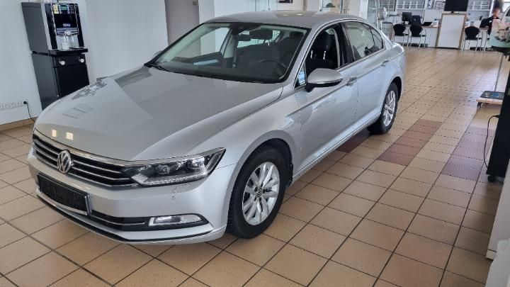 Photo 1 VIN: WVWZZZ3CZJE081185 - VOLKSWAGEN PASSAT 