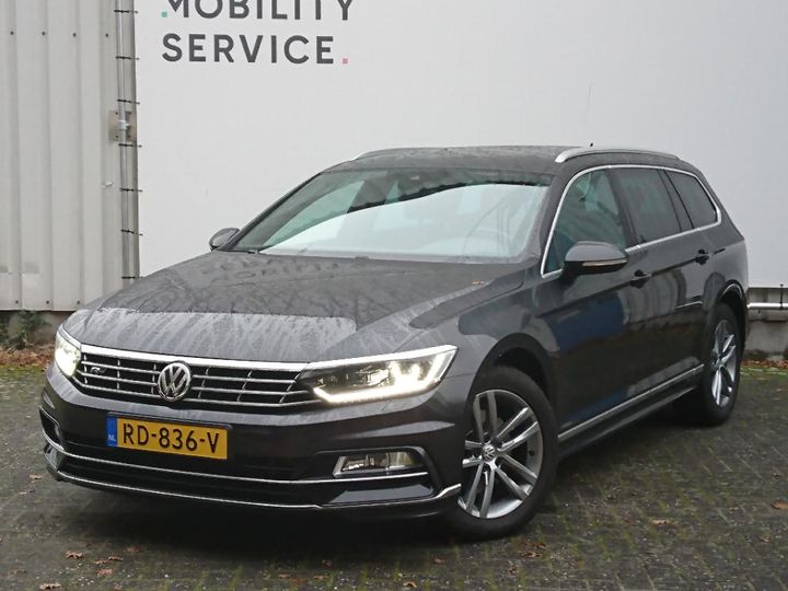 Photo 1 VIN: WVWZZZ3CZJE082588 - VOLKSWAGEN PASSAT 