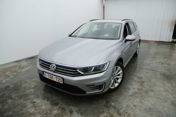 Photo 1 VIN: WVWZZZ3CZJE088182 - VOLKSWAGEN PASSAT 