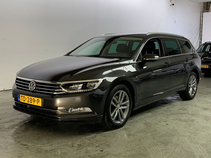 Photo 1 VIN: WVWZZZ3CZJE102860 - VOLKSWAGEN PASSAT 