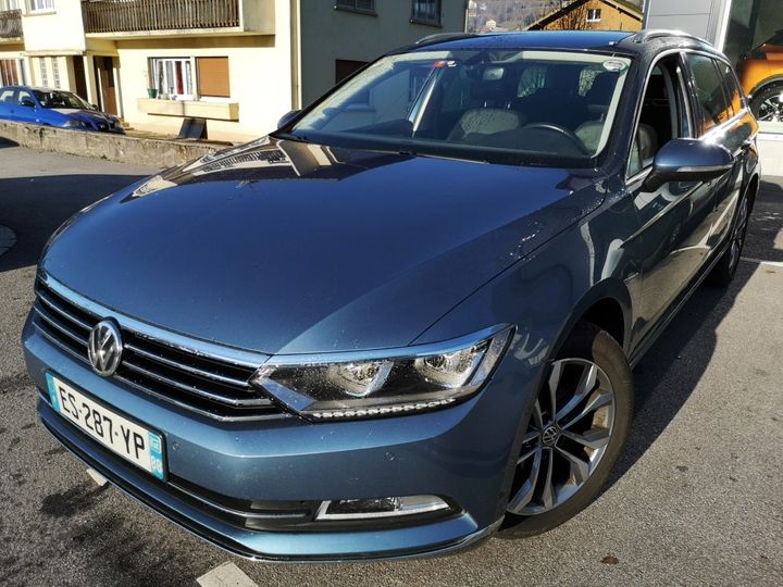 Photo 1 VIN: WVWZZZ3CZJE105647 - VOLKSWAGEN PASSAT 