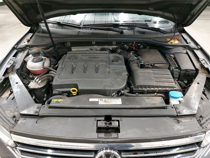 Photo 10 VIN: WVWZZZ3CZJE113217 - VOLKSWAGEN PASSAT 