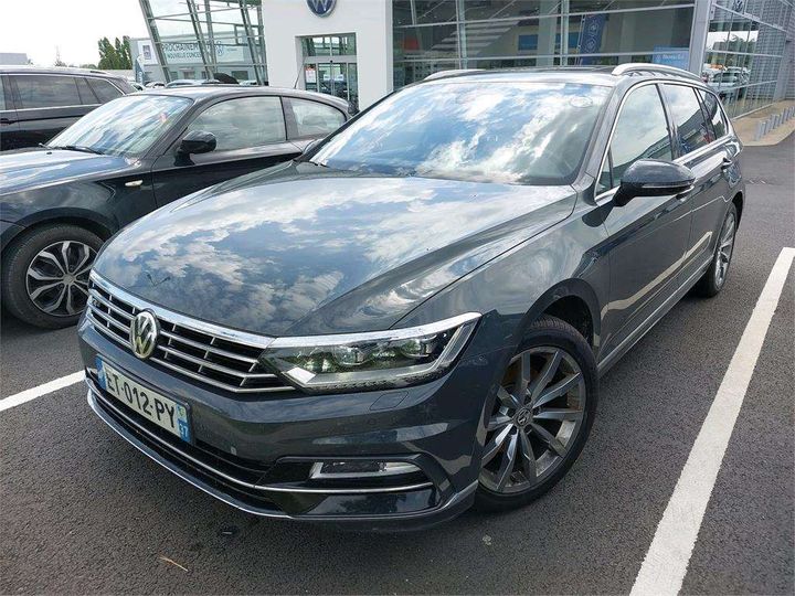 Photo 1 VIN: WVWZZZ3CZJE113915 - VOLKSWAGEN PASSAT 