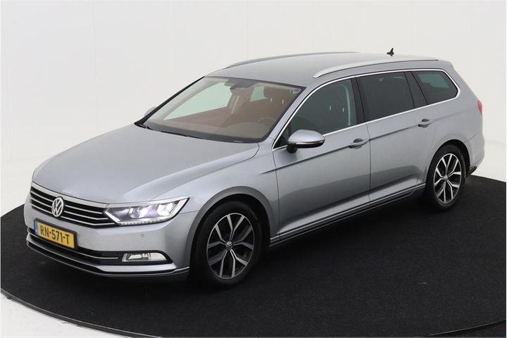 Photo 1 VIN: WVWZZZ3CZJE114052 - VOLKSWAGEN PASSAT 