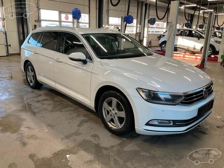 Photo 2 VIN: WVWZZZ3CZJE116599 - VOLKSWAGEN PASSAT 