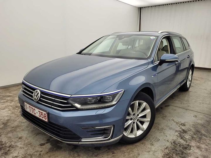 Photo 1 VIN: WVWZZZ3CZJE119430 - VOLKSWAGEN PASSAT 