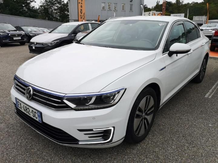 Photo 1 VIN: WVWZZZ3CZJE122000 - VOLKSWAGEN PASSAT 