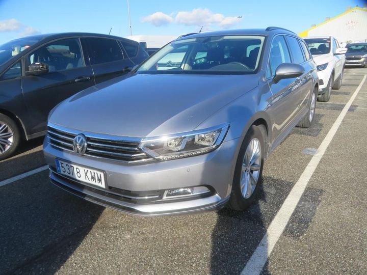 Photo 1 VIN: WVWZZZ3CZJE134431 - VOLKSWAGEN PASSAT 