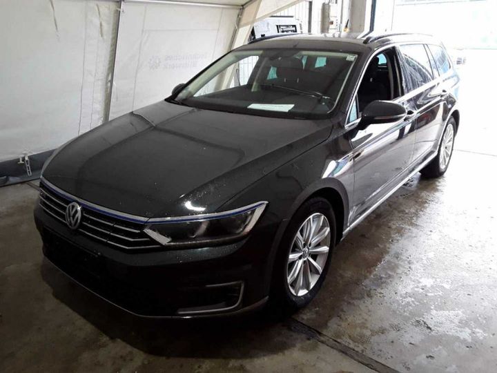 Photo 1 VIN: WVWZZZ3CZJE139810 - VOLKSWAGEN PASSAT 