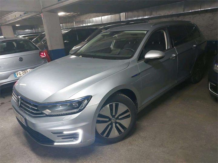 Photo 1 VIN: WVWZZZ3CZJE141323 - VOLKSWAGEN PASSAT 