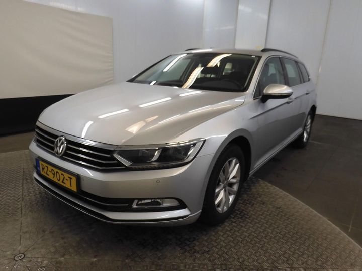 Photo 1 VIN: WVWZZZ3CZJE147417 - VOLKSWAGEN PASSAT 