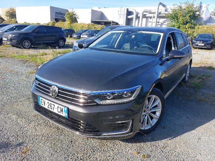 Photo 1 VIN: WVWZZZ3CZJE149743 - VOLKSWAGEN PASSAT 