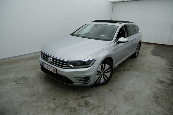 Photo 1 VIN: WVWZZZ3CZJE153346 - VOLKSWAGEN PASSAT 