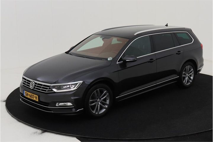 Photo 1 VIN: WVWZZZ3CZJE163377 - VOLKSWAGEN PASSAT 