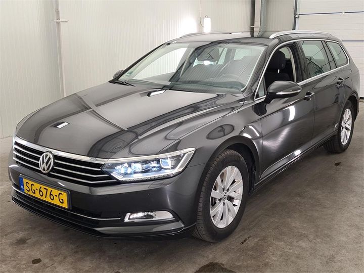 Photo 1 VIN: WVWZZZ3CZJE164974 - VOLKSWAGEN PASSAT 