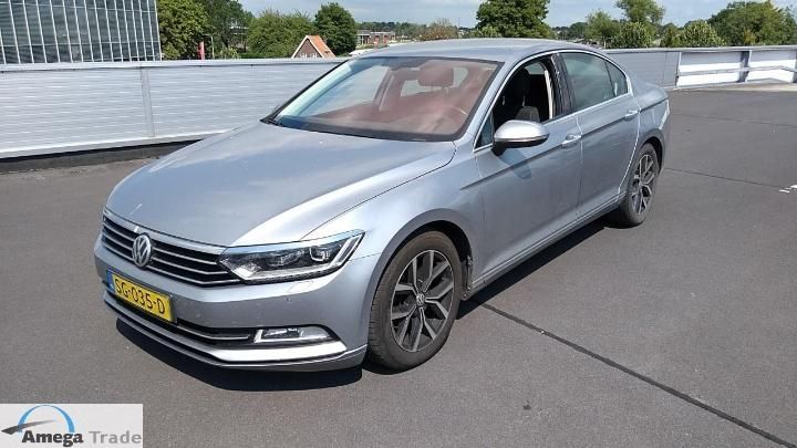 Photo 1 VIN: WVWZZZ3CZJE172565 - VOLKSWAGEN PASSAT 