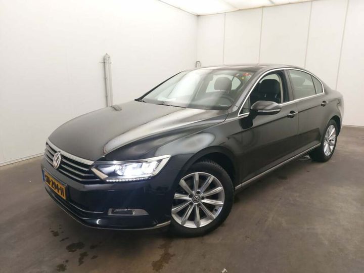 Photo 1 VIN: WVWZZZ3CZJE173647 - VOLKSWAGEN PASSAT 