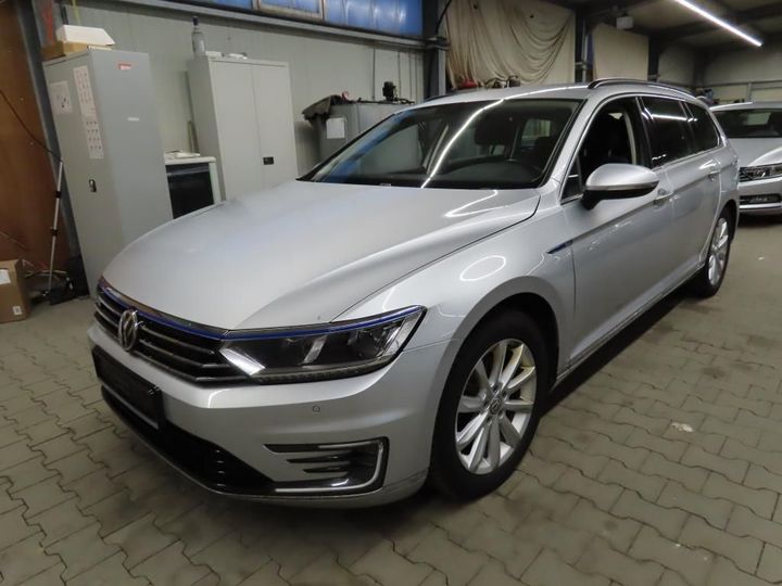 Photo 1 VIN: WVWZZZ3CZJE178354 - VOLKSWAGEN PASSAT 