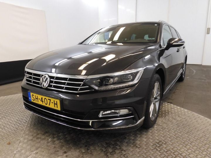 Photo 1 VIN: WVWZZZ3CZJE182563 - VOLKSWAGEN PASSAT 