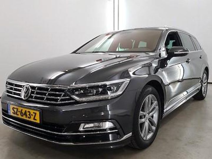 Photo 1 VIN: WVWZZZ3CZJE183639 - VOLKSWAGEN PASSAT 