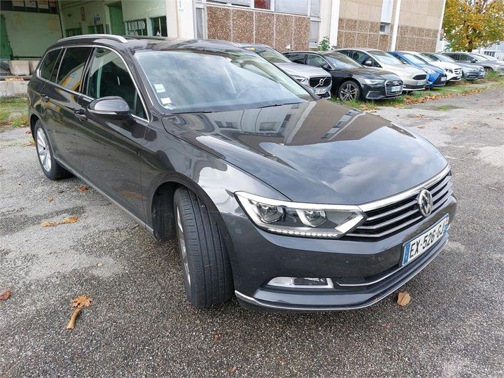 Photo 1 VIN: WVWZZZ3CZJE186688 - VOLKSWAGEN PASSAT 