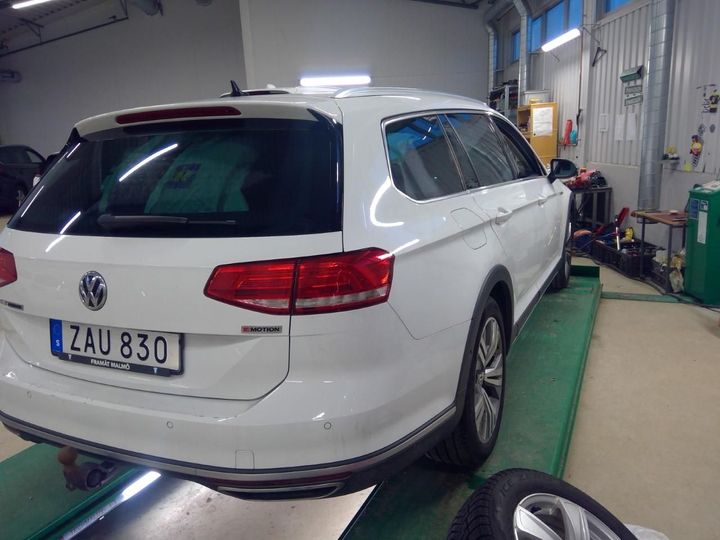 Photo 2 VIN: WVWZZZ3CZJE204682 - VOLKSWAGEN PASSAT 