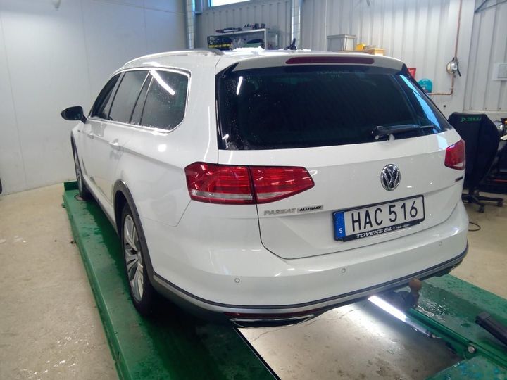 Photo 2 VIN: WVWZZZ3CZJE210003 - VOLKSWAGEN PASSAT 