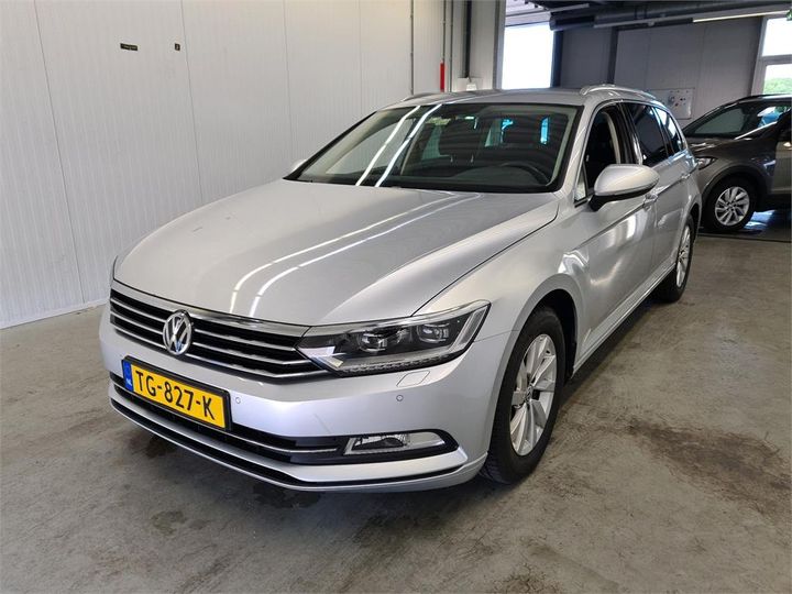 Photo 1 VIN: WVWZZZ3CZJE212988 - VOLKSWAGEN PASSAT 