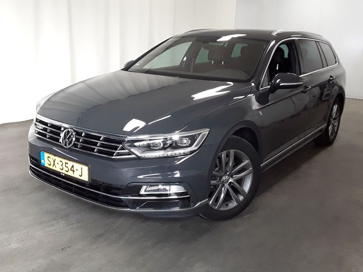 Photo 1 VIN: WVWZZZ3CZJE213188 - VOLKSWAGEN PASSAT 