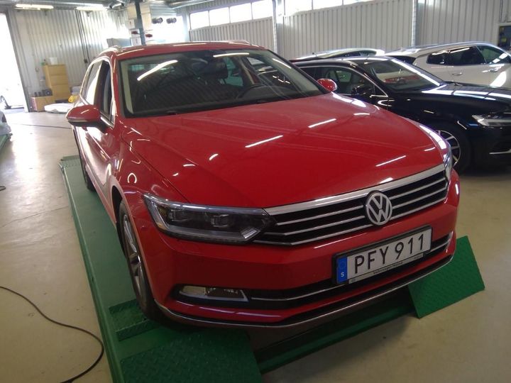 Photo 1 VIN: WVWZZZ3CZJE214677 - VOLKSWAGEN PASSAT 