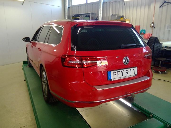 Photo 3 VIN: WVWZZZ3CZJE214677 - VOLKSWAGEN PASSAT 