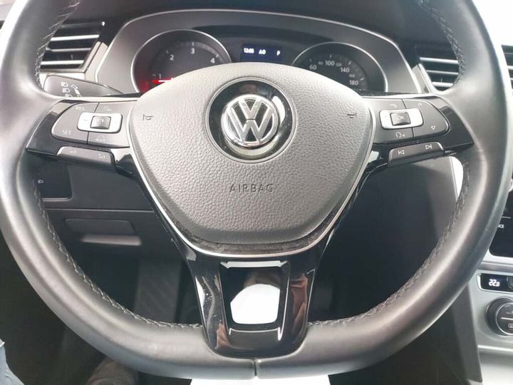 Photo 9 VIN: WVWZZZ3CZJE217313 - VOLKSWAGEN PASSAT 