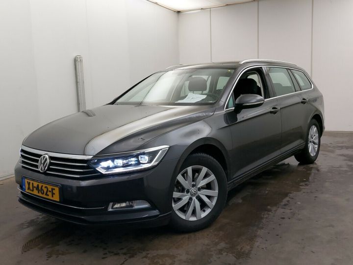 Photo 1 VIN: WVWZZZ3CZJE217423 - VOLKSWAGEN PASSAT 