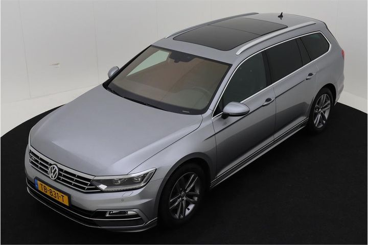 Photo 1 VIN: WVWZZZ3CZJE217645 - VOLKSWAGEN PASSAT 