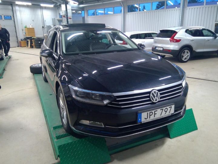 Photo 1 VIN: WVWZZZ3CZJE221604 - VOLKSWAGEN PASSAT 