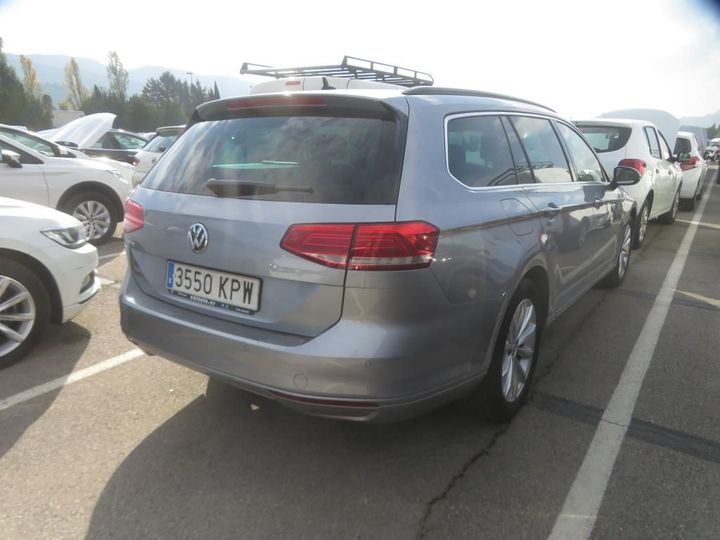 Photo 2 VIN: WVWZZZ3CZJE232724 - VOLKSWAGEN PASSAT 