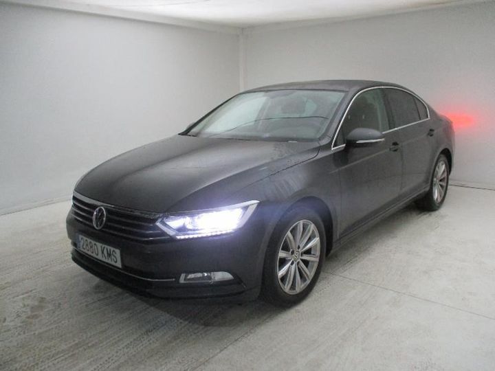 Photo 1 VIN: WVWZZZ3CZJE237802 - VOLKSWAGEN PASSAT 