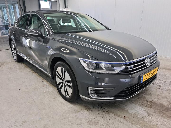 Photo 1 VIN: WVWZZZ3CZJE237854 - VOLKSWAGEN PASSAT 