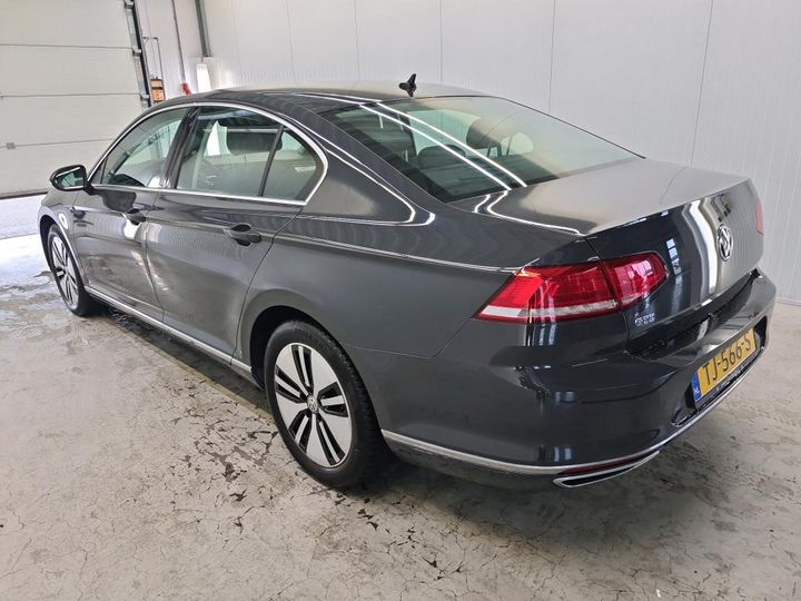 Photo 2 VIN: WVWZZZ3CZJE237854 - VOLKSWAGEN PASSAT 