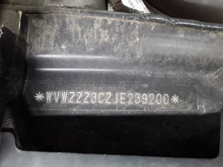 Photo 12 VIN: WVWZZZ3CZJE239200 - VOLKSWAGEN PASSAT 